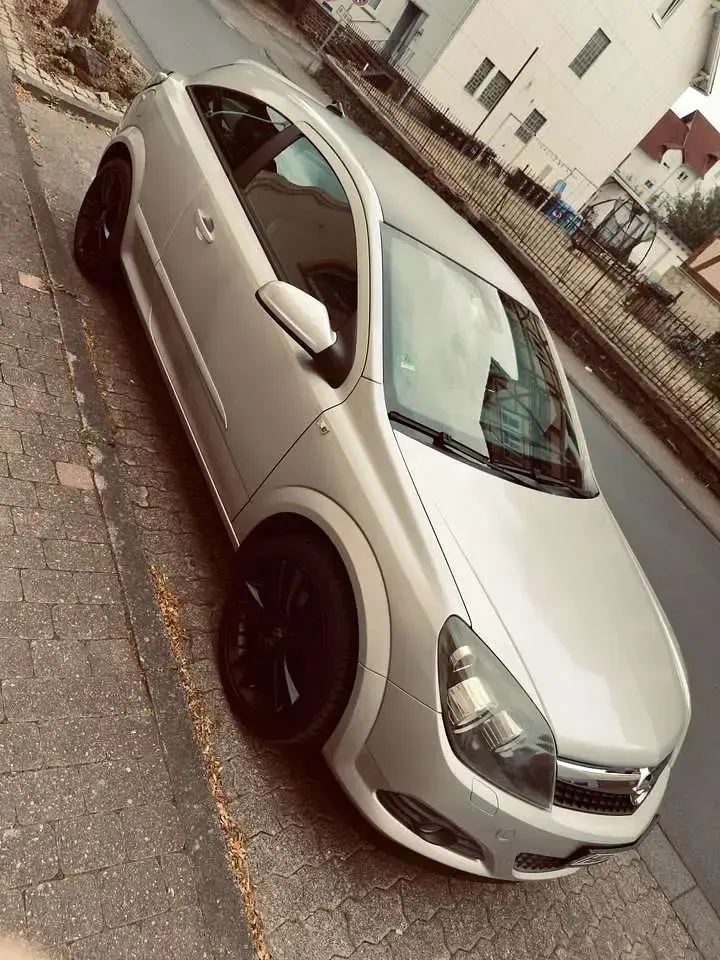 Gebraucht Opel Astra 156 PS (114 kW) 2007 Coupé