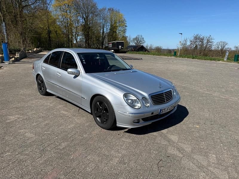 Gebraucht Mercedes E320 224 PS (164 kW) 2006 Silber Limousine