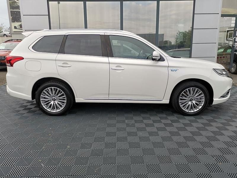 Gebraucht Mitsubishi Outlander P-HEV Edition 135 PS (99 kW) 2018 Weiß SUV