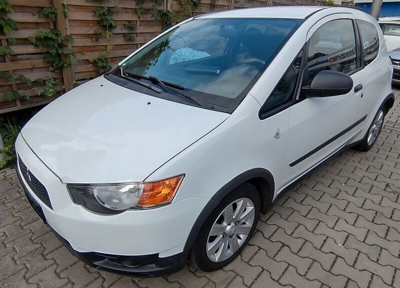 Weiß Gebraucht 2011 Mitsubishi Colt Edition Limousine | 3.200 € (Fairer Preis) - Bild 1/4