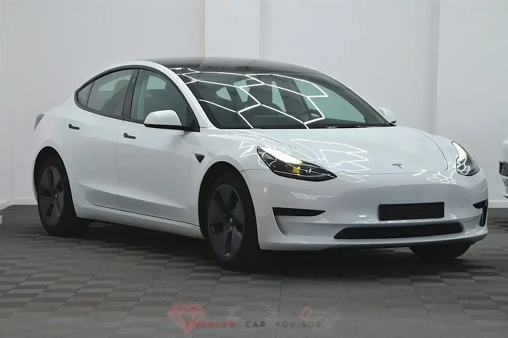 Usado Tesla Model 3 Standard Range Plus 225 kW (306 CV) 2022 Blanco Berlina