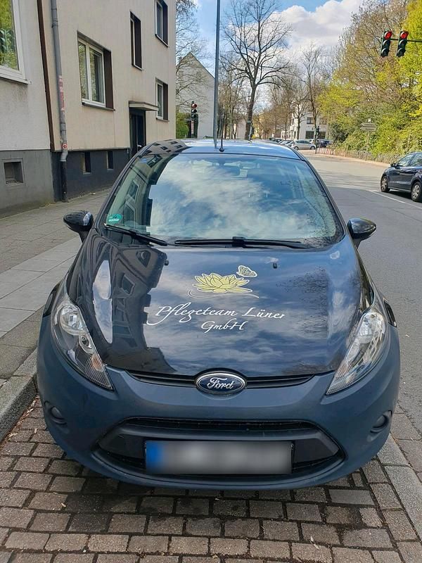 Gebraucht Ford Fiesta 82 PS (60 kW) 2011 Schwarz Kleinwagen