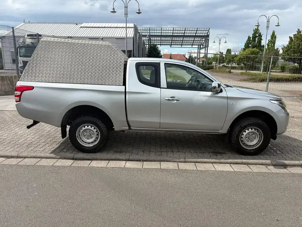 Gebraucht Mitsubishi L200 154 PS (113 kW) 2017 Silber Pickup