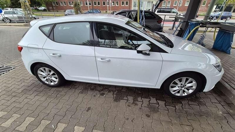 Gebraucht Seat Leon Ecomotive 116 PS (85 kW) 2019 Weiß Kleinwagen