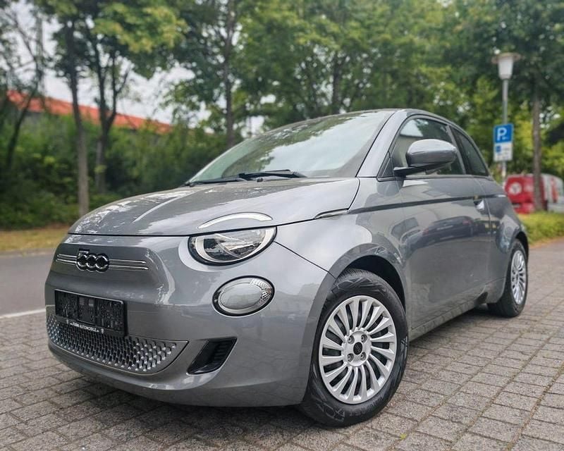 Grau Gebraucht 2022 Fiat 500e Kleinwagen | 11.984 € (Superpreis) - Bild 1/4