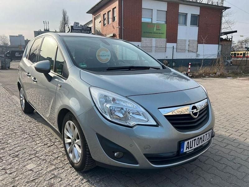 Gebraucht Opel Meriva 120 PS (88 kW) 2013 Silbersee/perl silber (m2) Van / Kleinbus