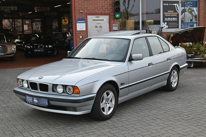 Second-hand BMW 520 150 CP (110 kW) 1995 Argintiu Break