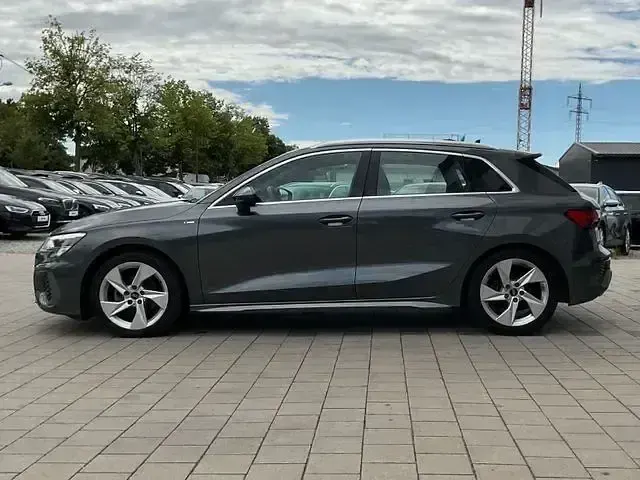 Gebraucht Audi A3 S-Line 150 PS (110 kW) 2022 Andere Limousine