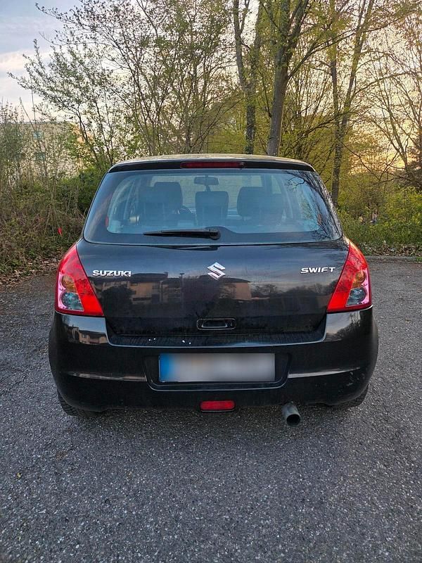 Gebraucht Suzuki Swift 90 PS (66 kW) 2009 Schwarz Kleinwagen