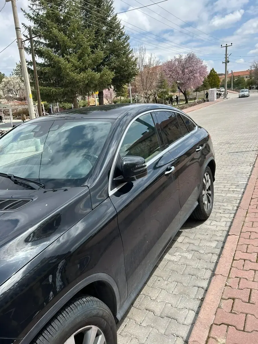 Gebraucht Mercedes GLE350 258 PS (189 kW) 2015 Schwarz SUV