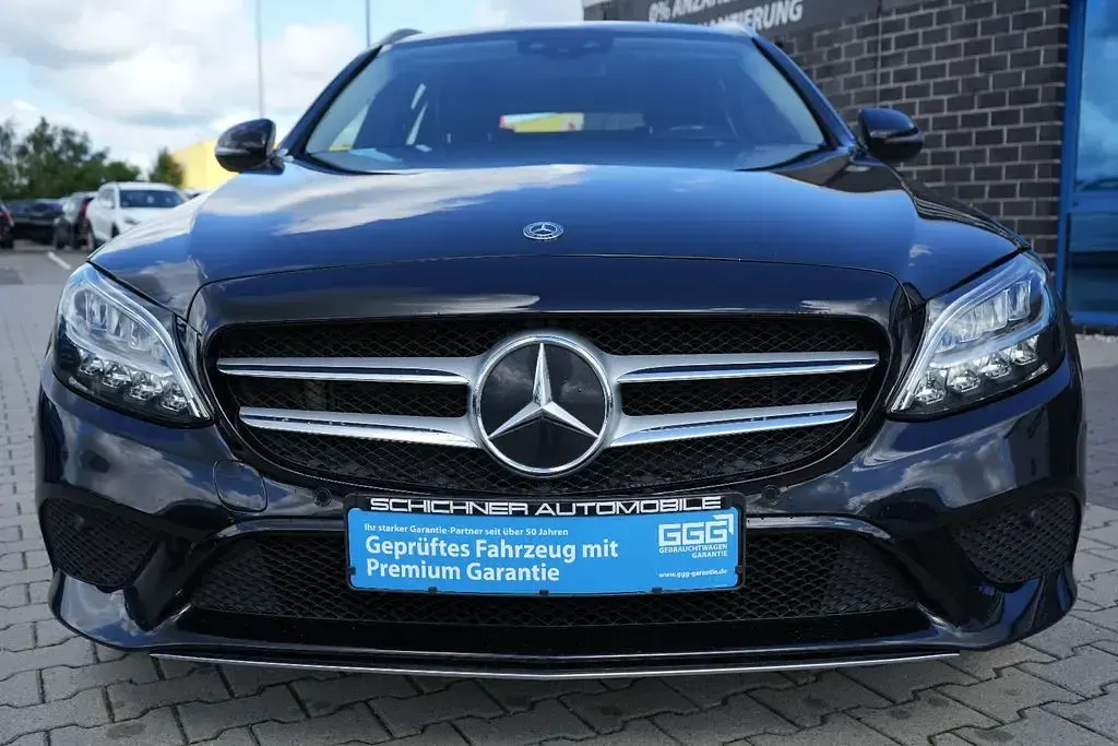 Gebraucht Mercedes C220 194 PS (142 kW) 2021 Schwarz Kombi