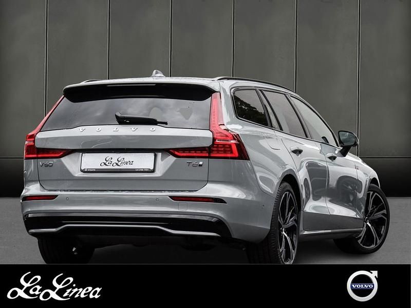Gebraucht Volvo V60 Ultra 257 PS (189 kW) 2024 Grau Kombi