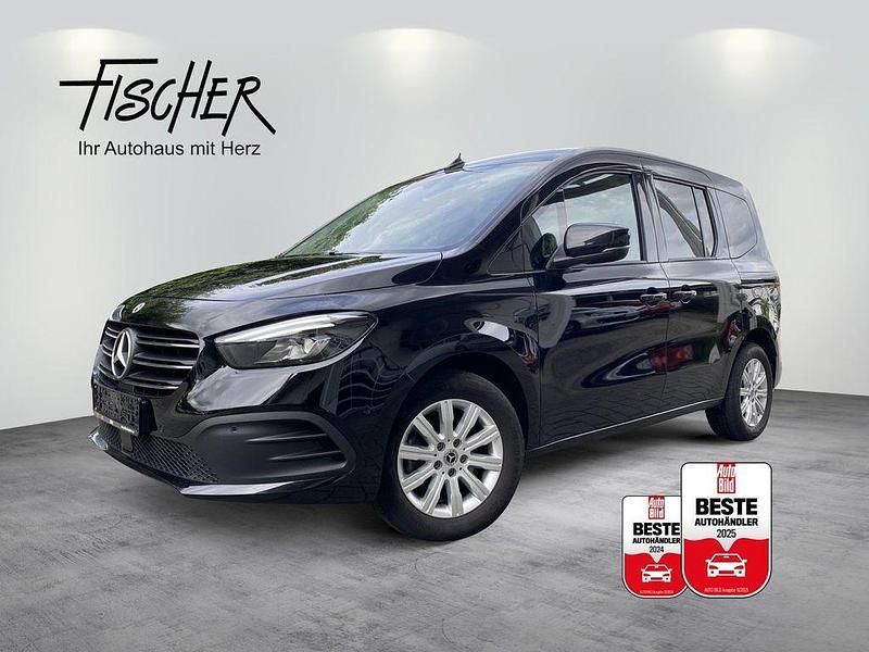 Schwarz Gebraucht 2022 Mercedes 180 SE Limousine | 24.980 € (Guter Preis) - Bild 1/3