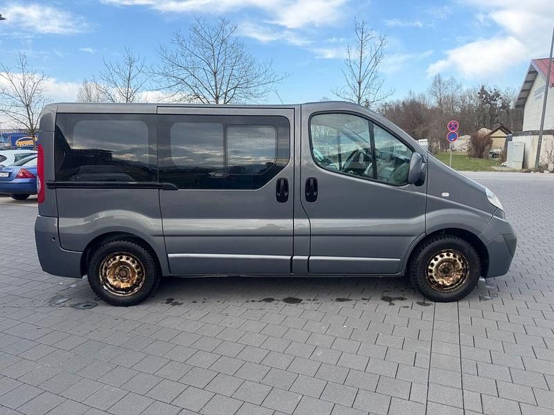 Gebraucht Opel Vivaro 114 PS (83 kW) 2011 Van / Kleinbus