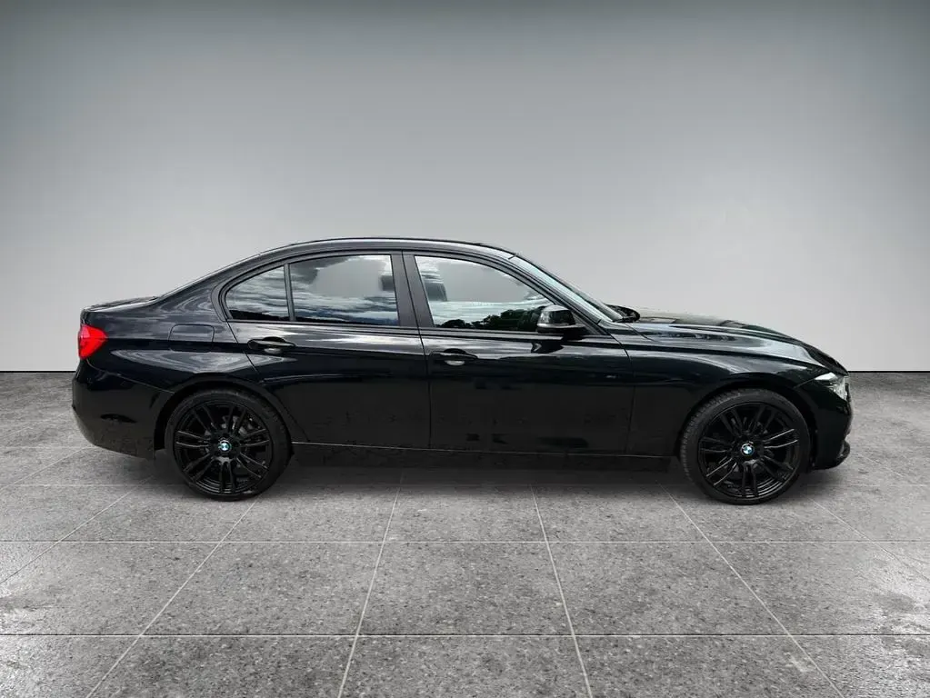Gebraucht BMW 320 Advantage 190 PS (139 kW) 2016 Schwarz Limousine