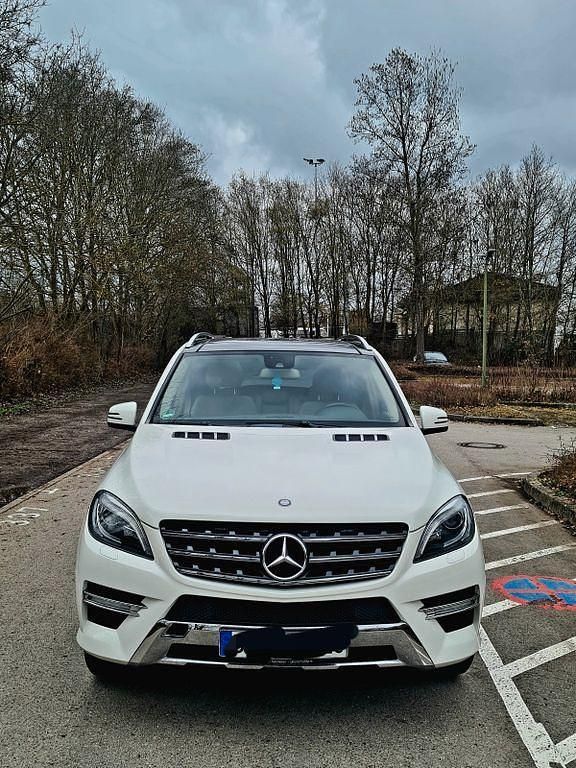 Gebraucht Mercedes ML350 306 PS (225 kW) 2012 Weiß SUV