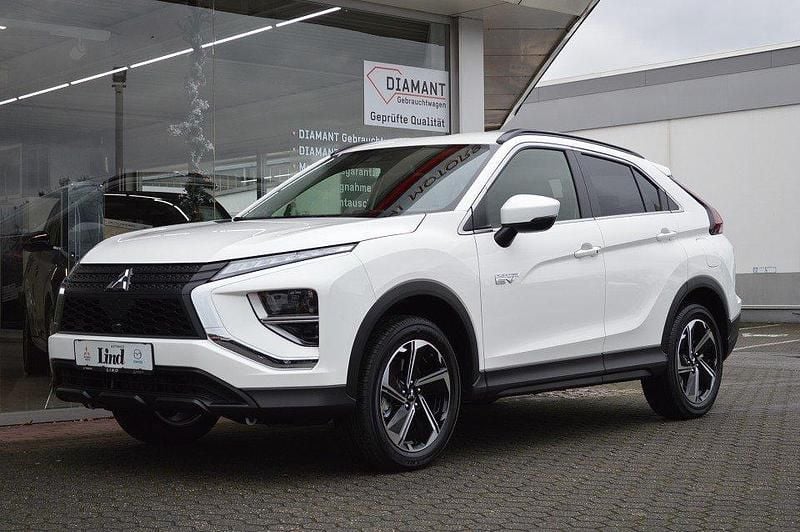 Weiß andenweiss (s) Gebraucht 2022 Mitsubishi Eclipse Cross SUV | 19.950 € (Guter Preis) - Bild 1/4
