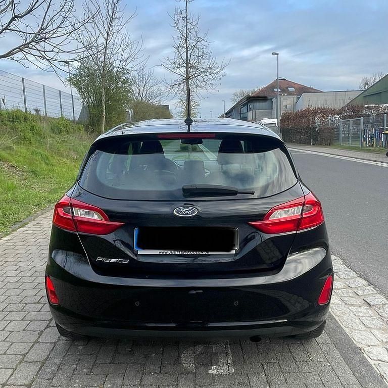 Gebraucht Ford Fiesta 101 PS (74 kW) 2020 Schwarz Kleinwagen