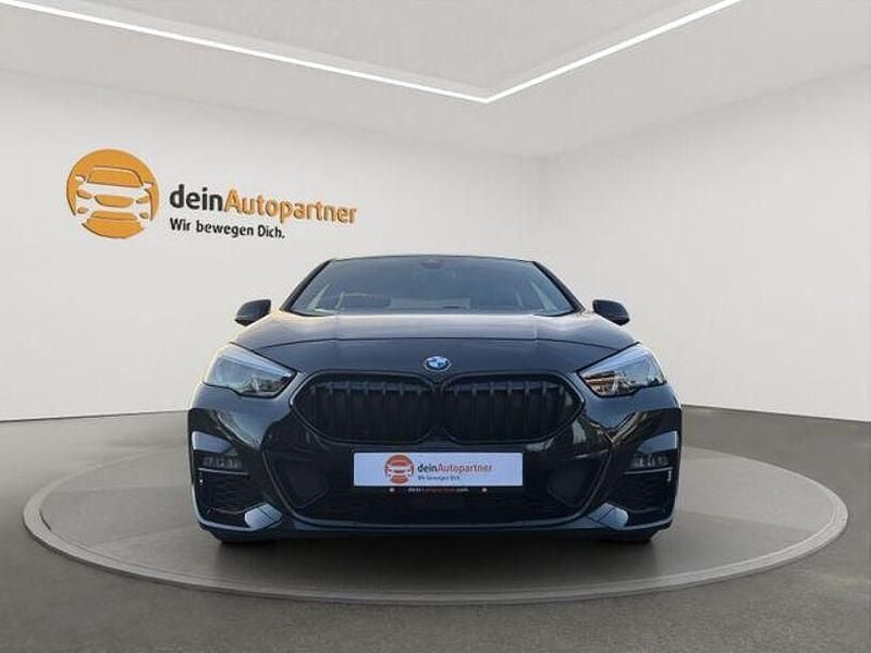 Gebraucht BMW 220 Performance 190 PS (139 kW) 2024 Black sapphire Coupé