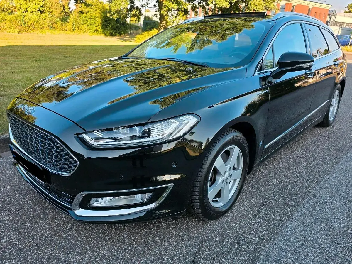Gebraucht Ford Mondeo Vignale 150 PS (110 kW) 2018 Iridiumschwarz metallic Kombi