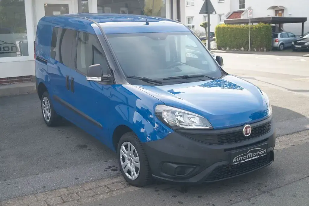 Gebraucht Fiat Doblò 105 PS (77 kW) 2019 Blau Van / Kleinbus