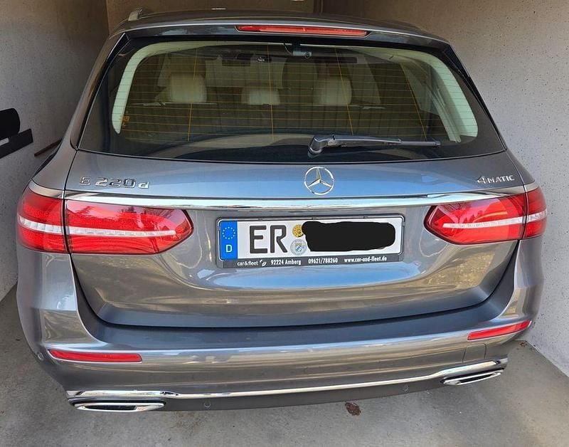 Gebraucht Mercedes E220 194 PS (142 kW) 2018 Grau Limousine