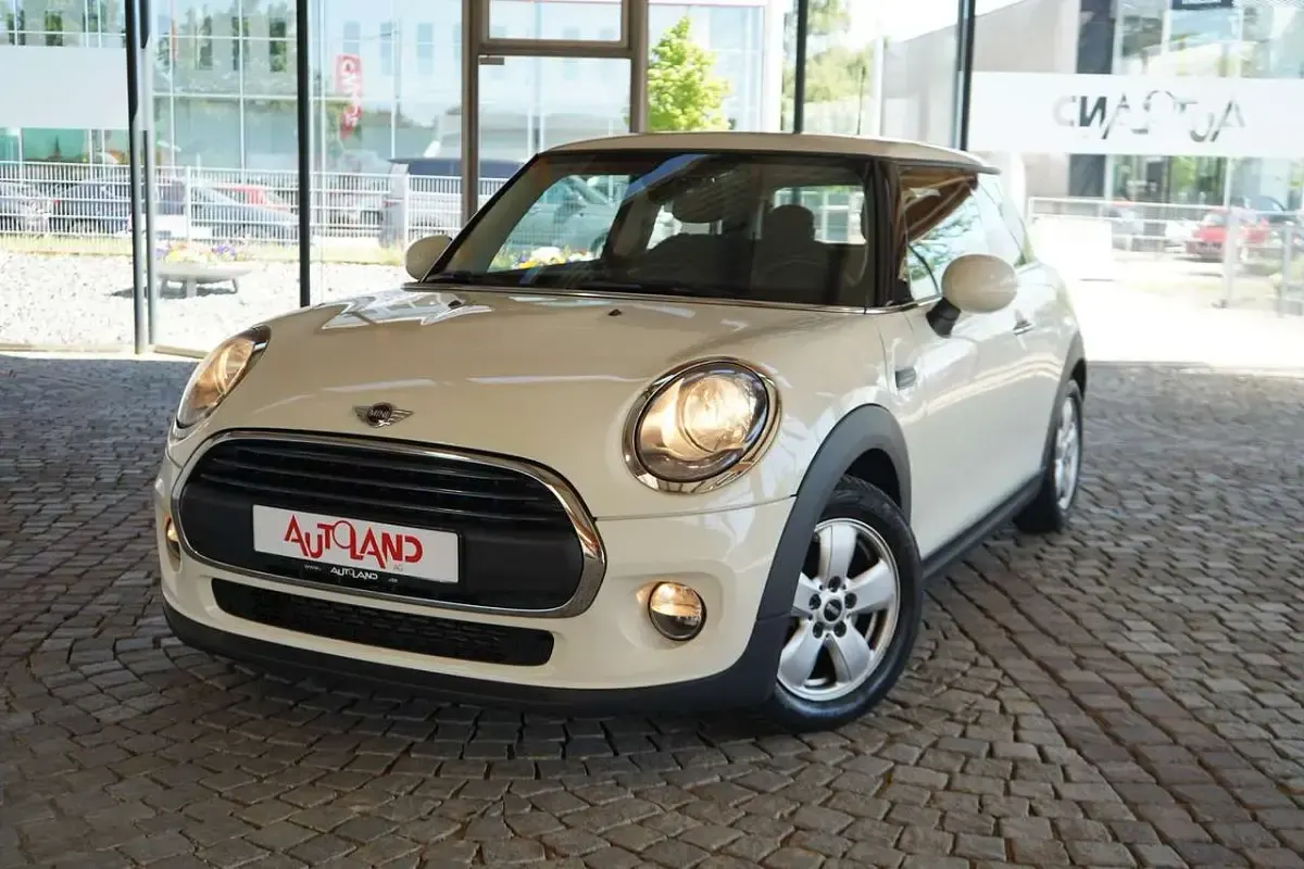 Usata Mini Metropolitan 102 CV (75 kW) 2016 Bianco Utilitaria