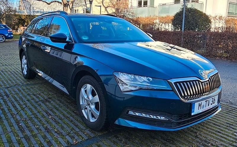 Gebraucht Skoda Superb Ambition 190 PS (139 kW) 2020 Blau Kombi
