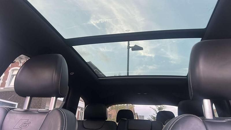 Grau Gebraucht 2018 Audi Q7 SUV | 34.000 € (Teuer) - Bild 1/4
