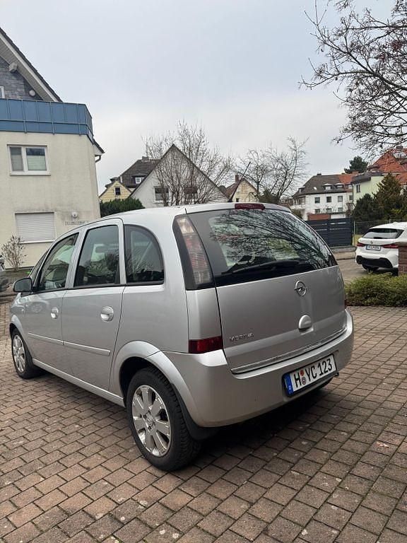 Gebraucht Opel Meriva 105 PS (77 kW) 2008 Silber Van / Kleinbus