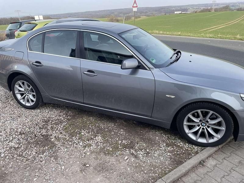 Gebraucht BMW 525 218 PS (160 kW) 2008 Spacegrau metallic Limousine