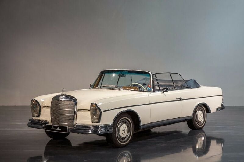 Weiß Gebraucht 1965 Mercedes W111 SE Cabrio | 195.000 € - Bild 1/4