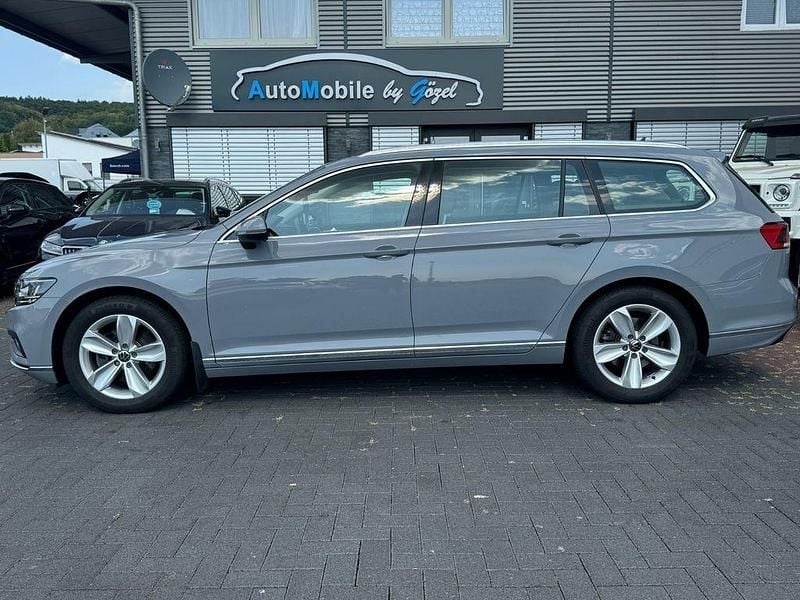 Gebraucht VW Passat Elegance 200 PS (147 kW) 2024 Grau Kombi