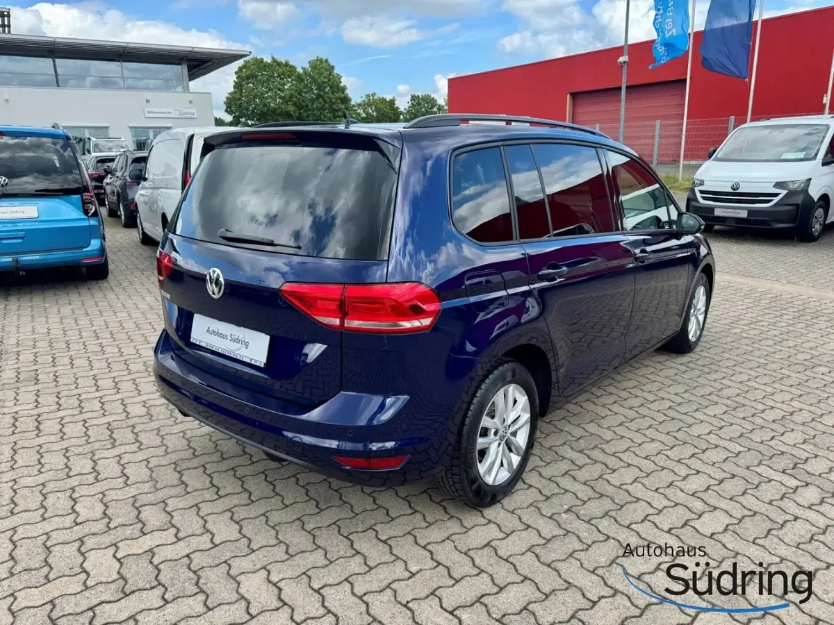 Gebraucht VW Touran Comfortline 150 PS (110 kW) 2019 Atlantik blue Van / Kleinbus