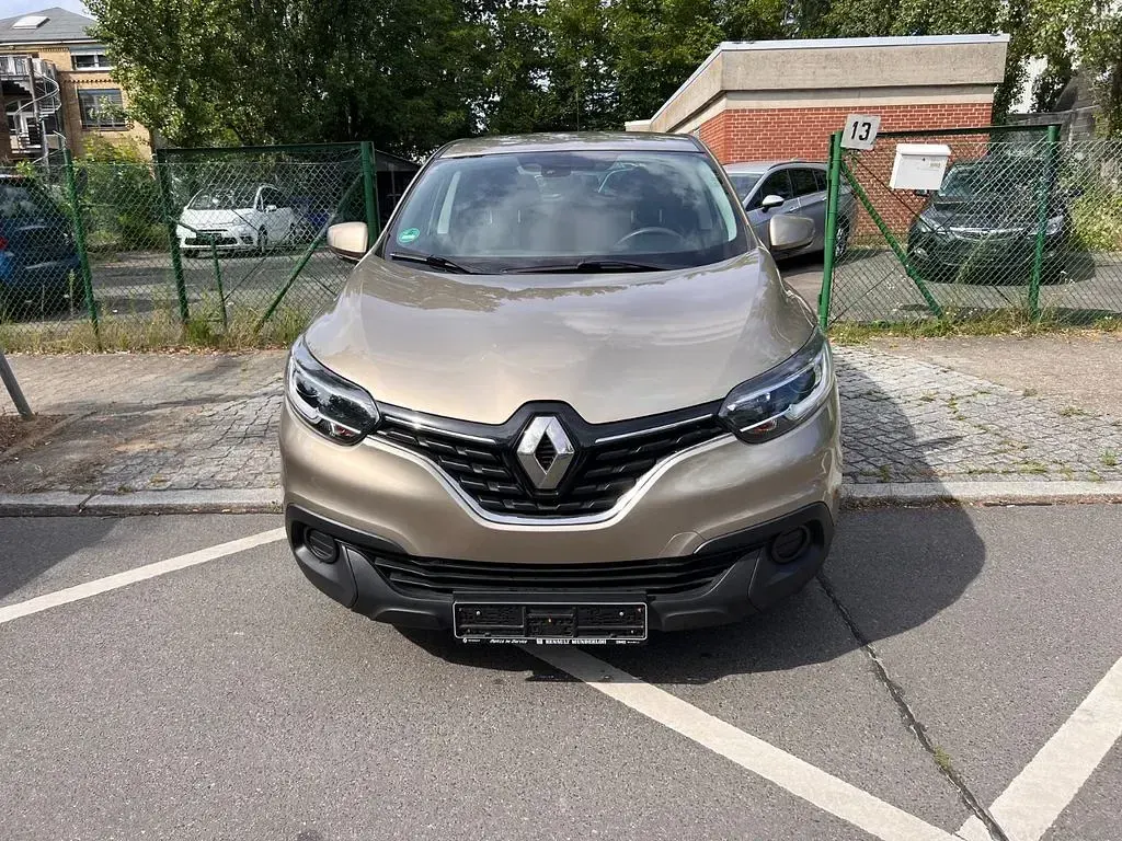 Gebraucht Renault Kadjar Life 140 PS (102 kW) 2019 Beige SUV