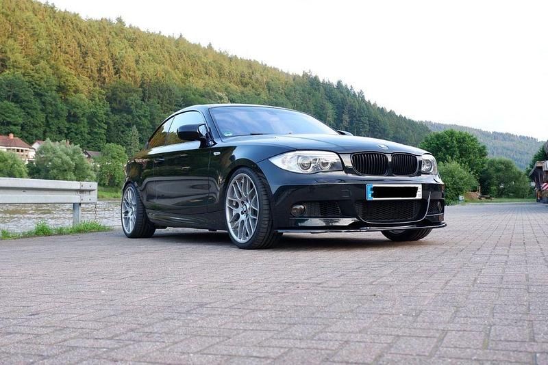 Schwarz Gebraucht 2011 BMW 125 M Sport Kleinwagen | 18.490 € (Teuer) - Bild 1/4