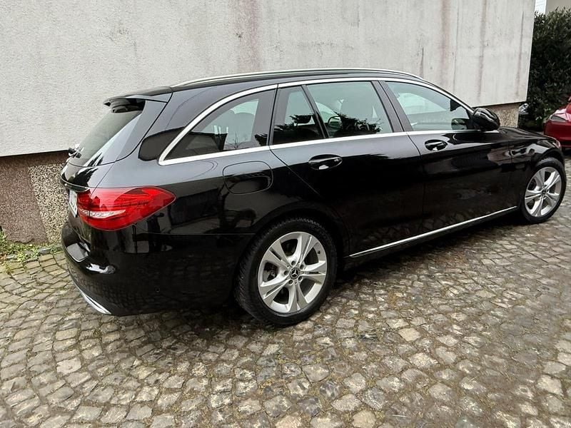 Gebraucht Mercedes C180 156 PS (114 kW) 2017 Schwarz Kombi