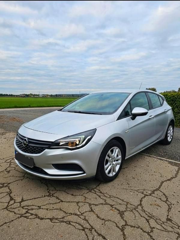 Gebraucht 2016 Opel Astra Limousine | 7.499 € (Guter Preis) - Bild 1/4
