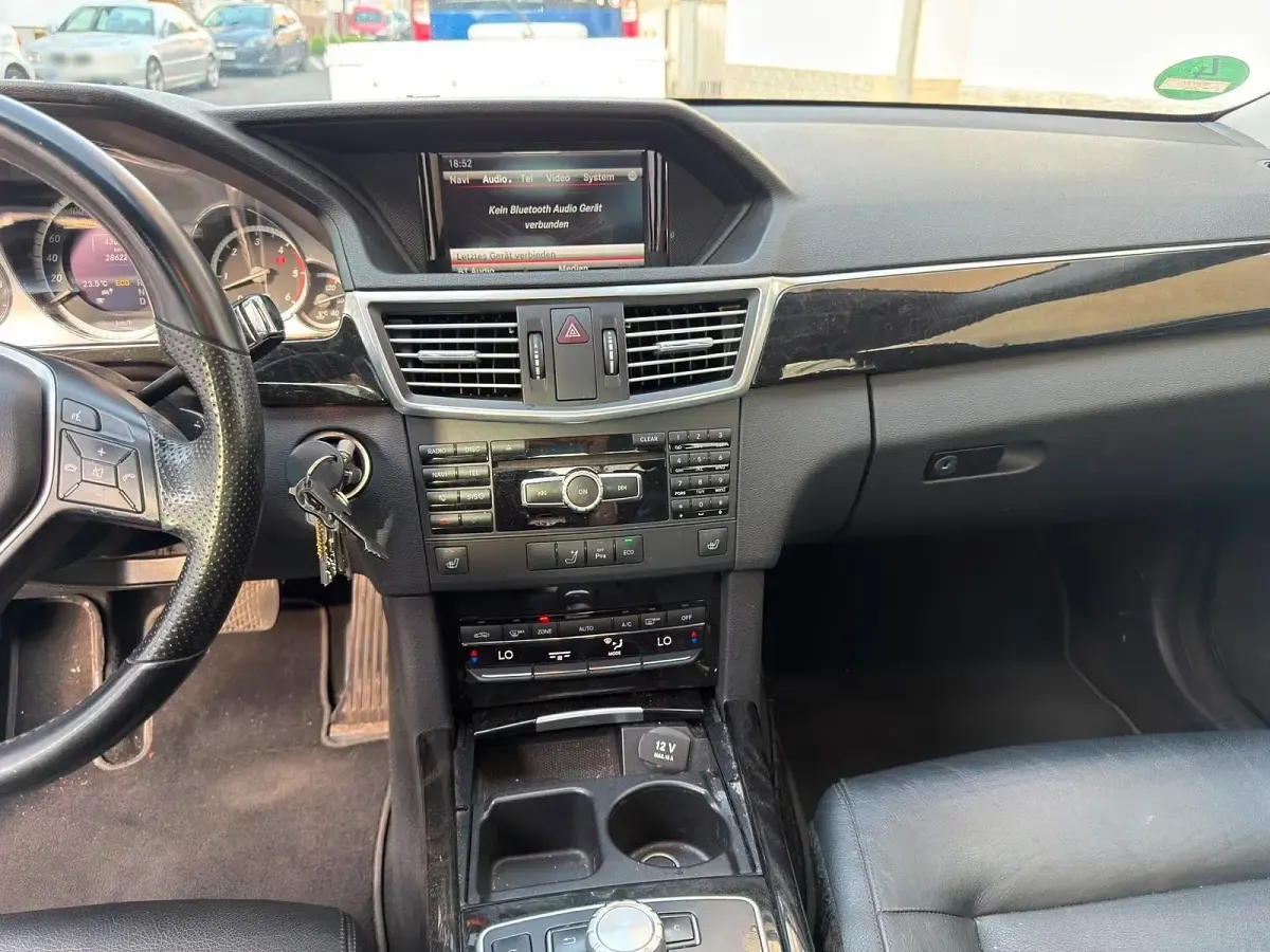 Gebraucht Mercedes E300 231 PS (169 kW) 2012 Grau Limousine