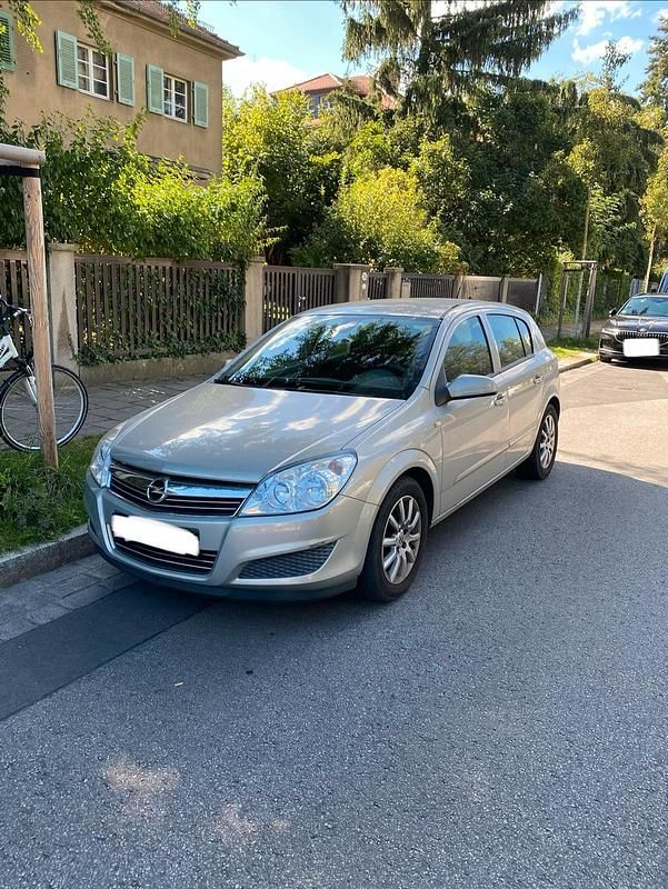 Andere farben Gebraucht 2007 Opel Astra Limousine | 3.799 € - Bild 1/4