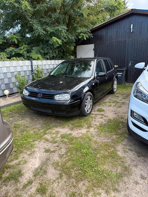 Schwarz Gebraucht 2000 VW Golf IV Kleinwagen | 1.050 € (Guter Preis) - Bild 1/4