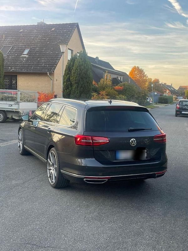 Gebraucht VW Passat Highline 239 PS (175 kW) 2018 Grau Kombi