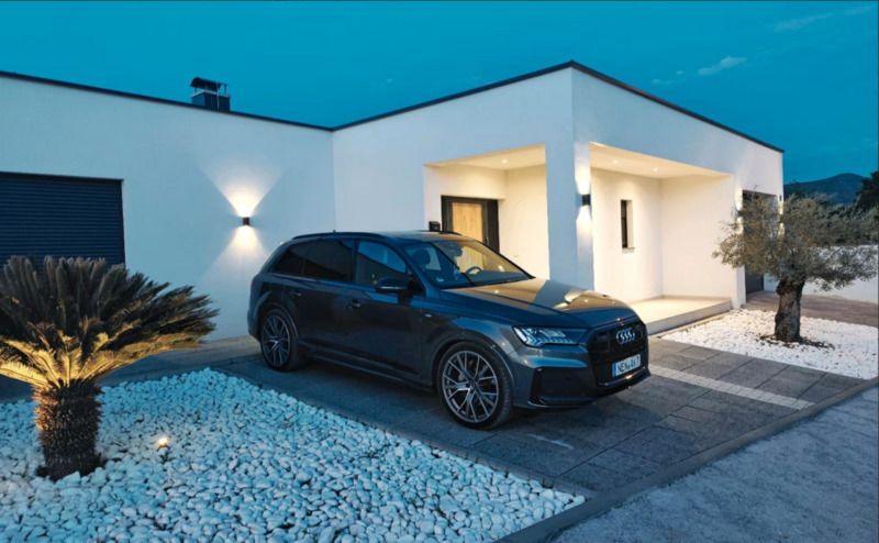 Grau Gebraucht 2020 Audi Q7 S-Line SUV | 63.000 € (Teuer) - Bild 1/4