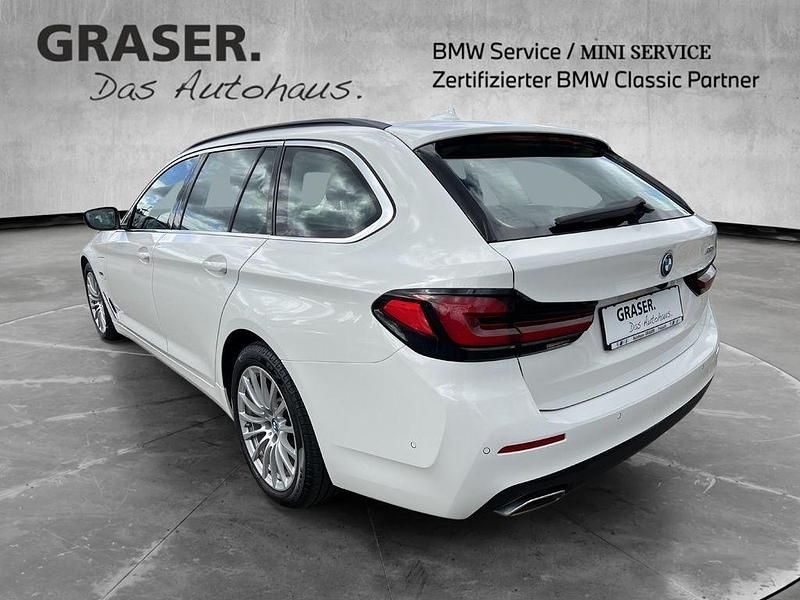 Gebraucht BMW 530e Efficient Dynamics 292 PS (214 kW) 2022 Weiß Kombi