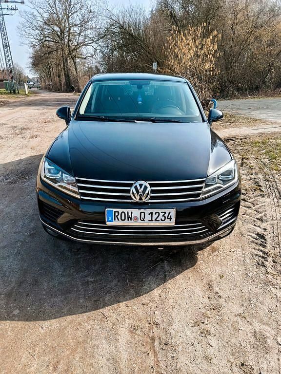 Używany VW Touareg Terrain Tech 262 KM (192 kW) 2017 Czarny SUV