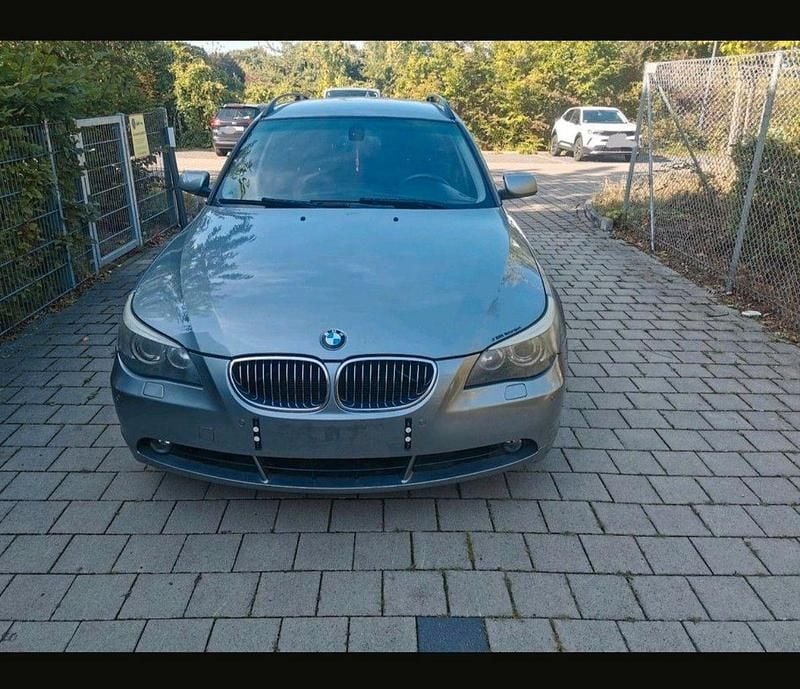 Grau Gebraucht 2006 BMW 525 Kombi | 3.500 € (Guter Preis) - Bild 1/4