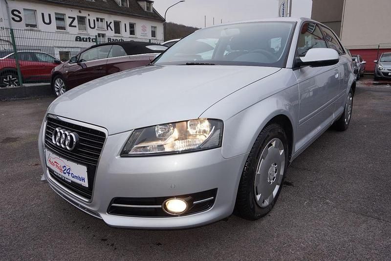 Używany Audi A3 Attraction 105 KM (77 kW) 2012 Srebrny Hatchback