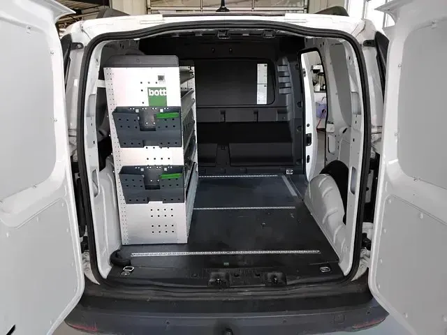 Gebraucht VW Caddy Basis 102 PS (75 kW) 2022 Candyweiß Van / Kleinbus