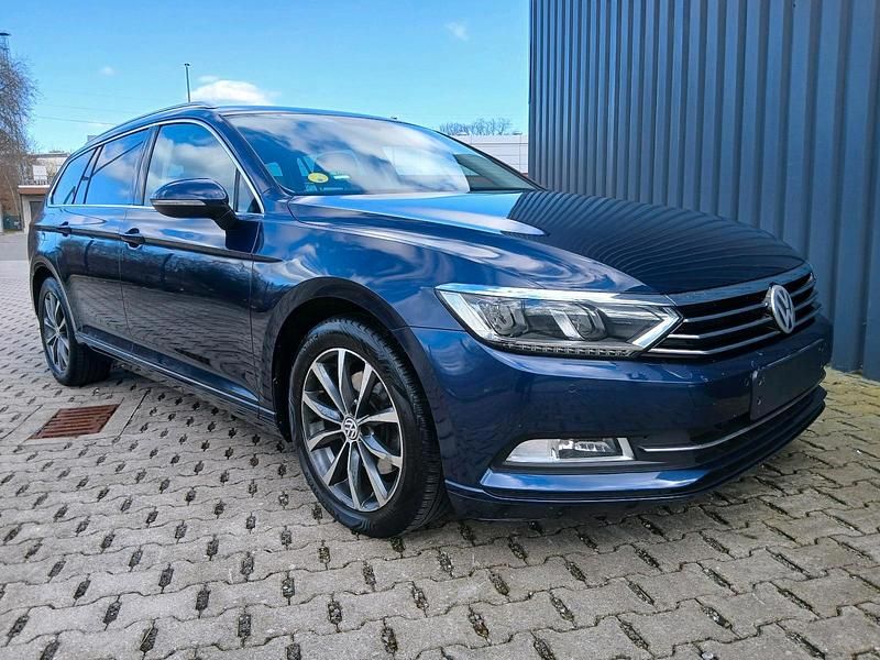 Gebraucht VW Passat Comfortline 120 PS (88 kW) 2015 Blau Kombi