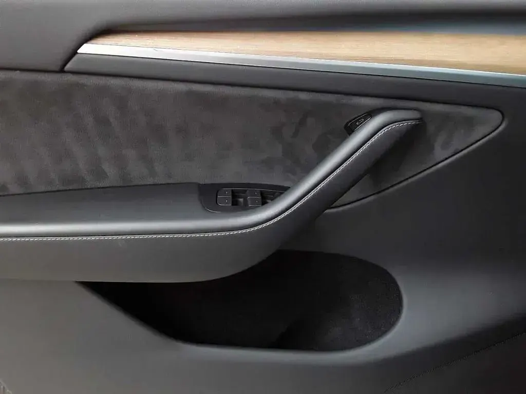 Usado Tesla Model Y 378 kW (514 CV) 2023 Negro SUV